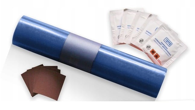 Set na opravu plachiet 220x32cm modrý – účinné a jednoduché riešenie